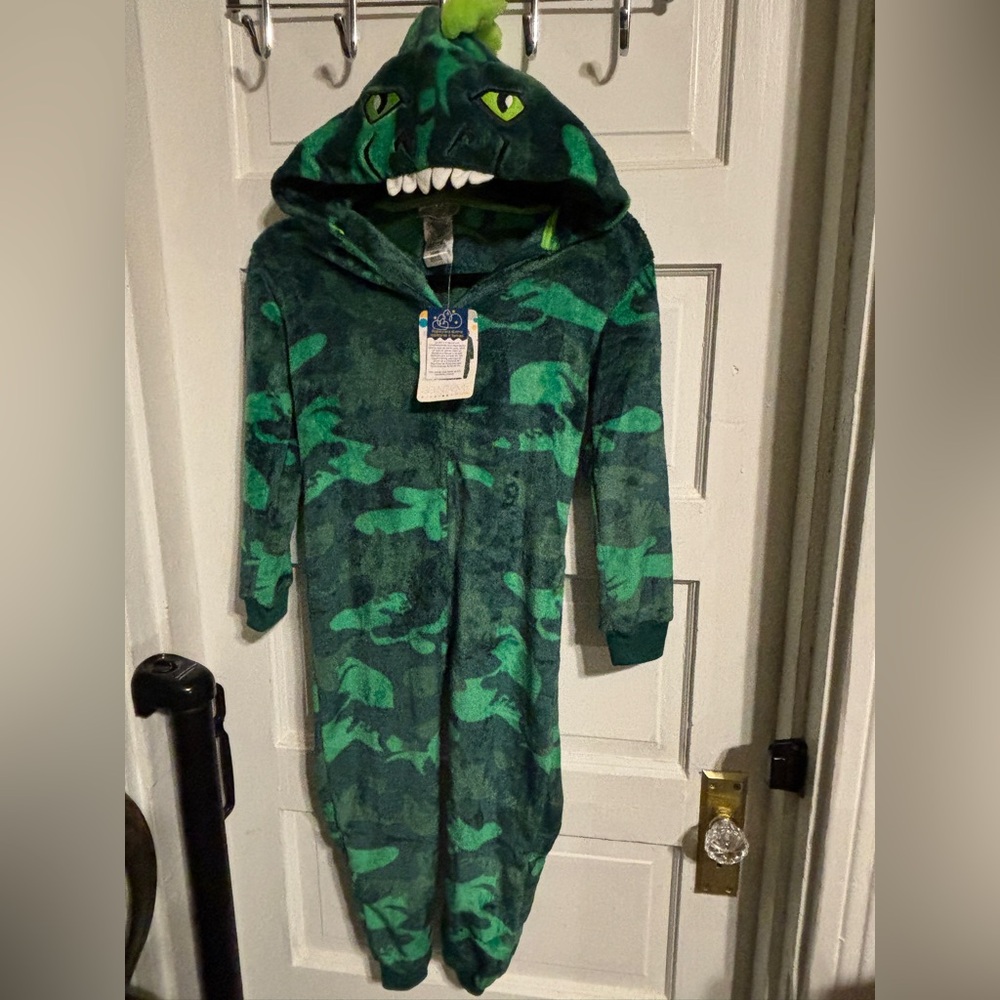 Dinosaur fuzzy onesie xs 5/6 NEW